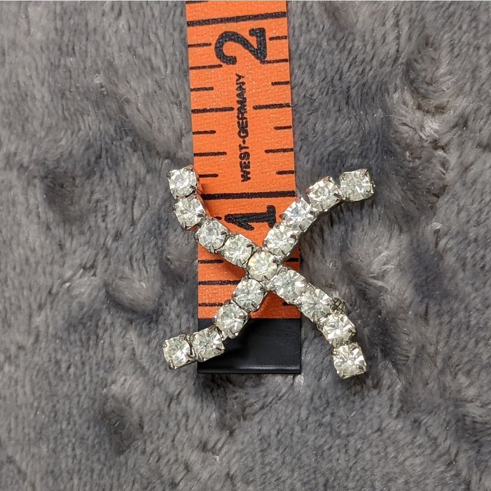 🎉Host Pick🎉 Vintage Clear Rhinestone "X" Brooche - Picture 5 of 7